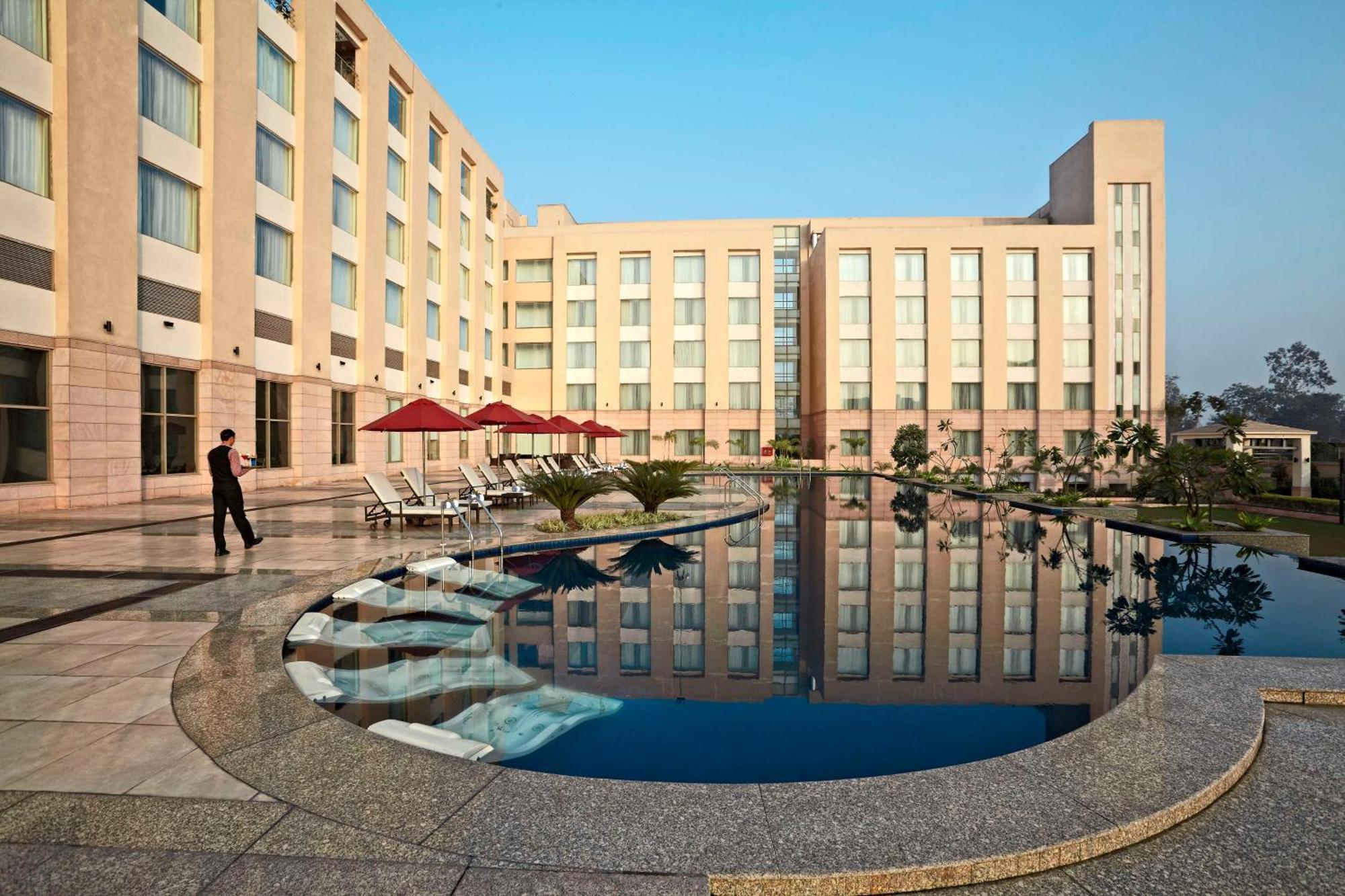 Radisson Blu Hotel Rudrapur ภายนอก รูปภาพ