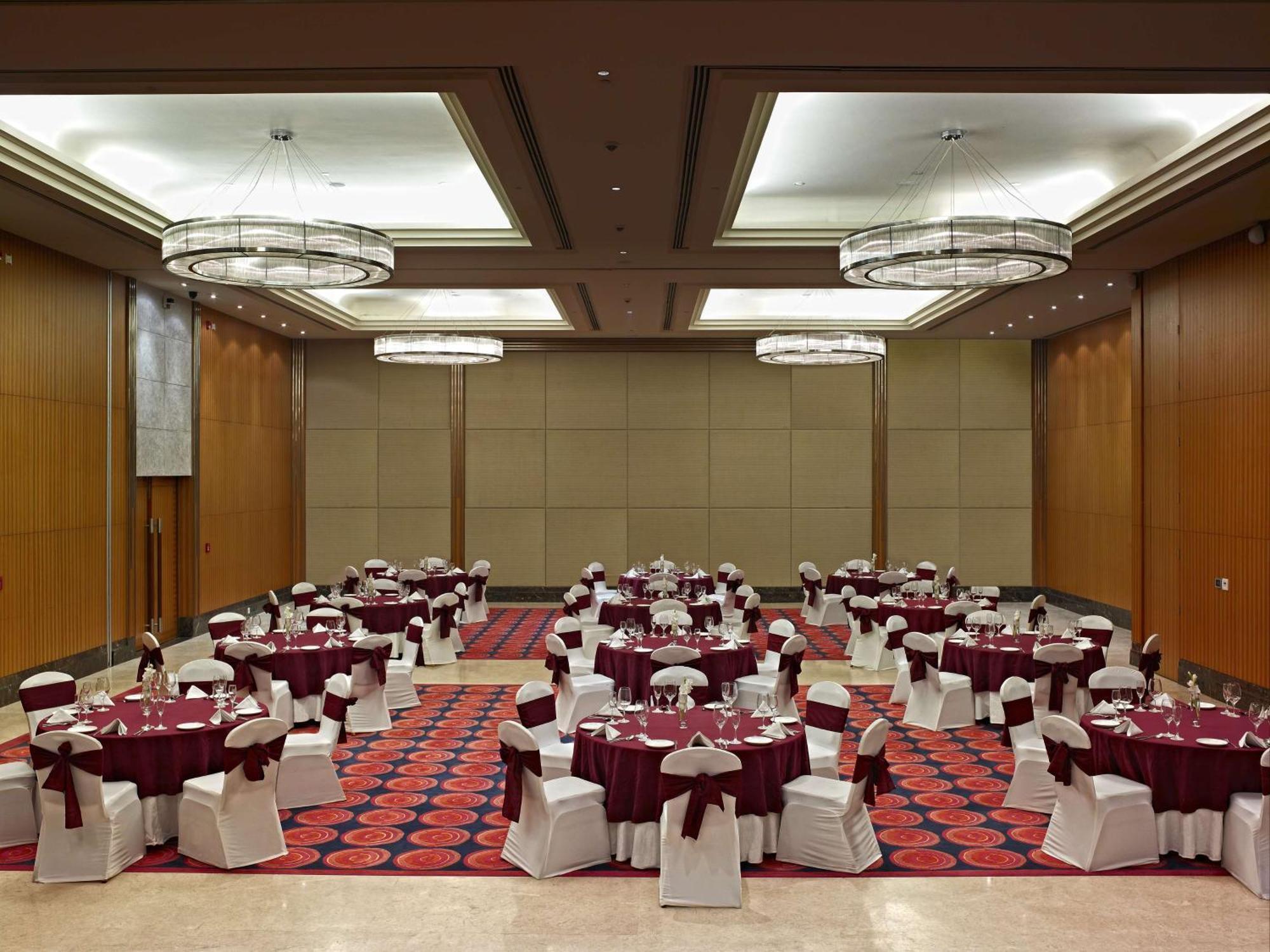 Radisson Blu Hotel Rudrapur ภายนอก รูปภาพ